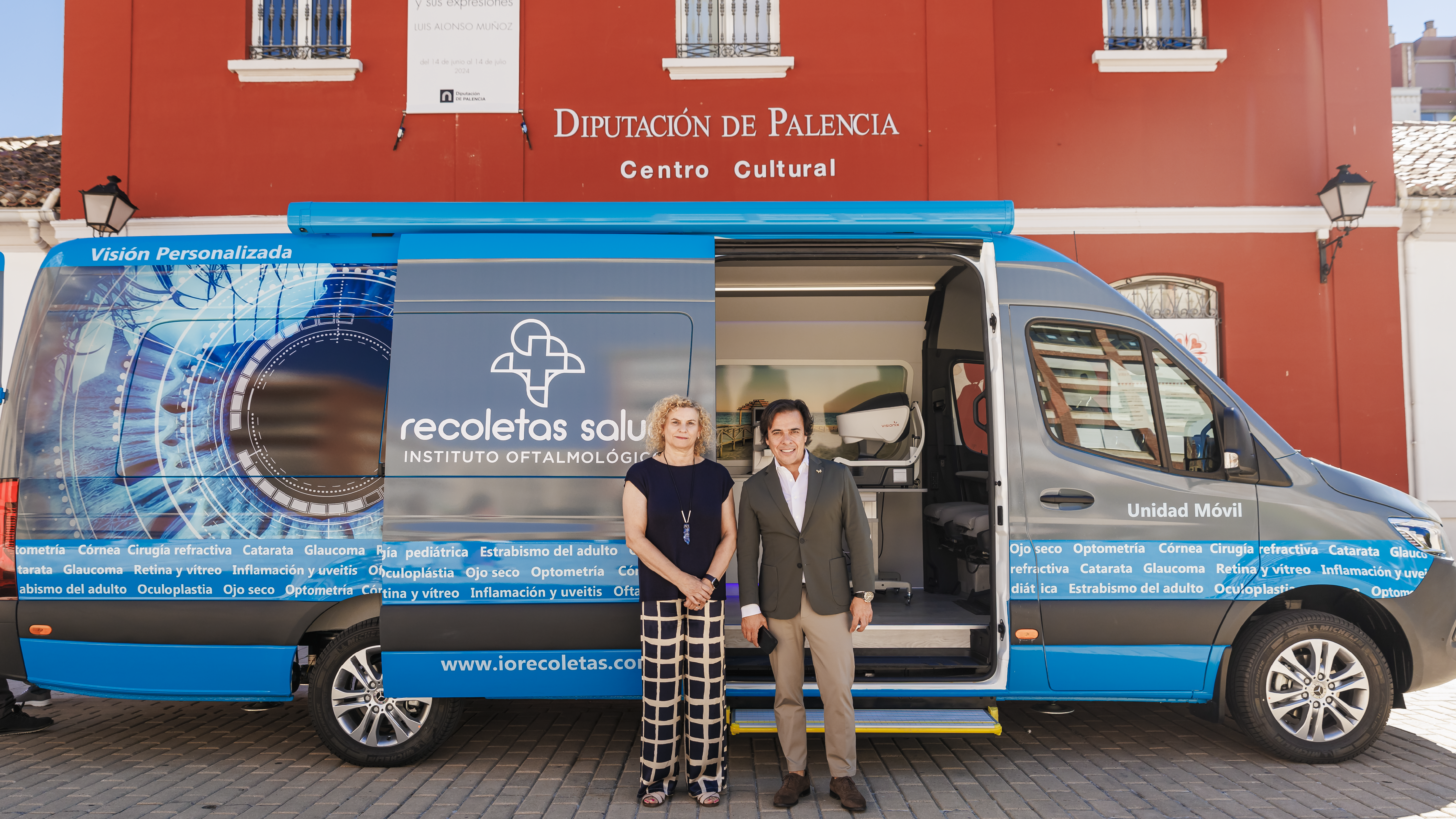 Más de 1.300 personas se han beneficiado de revisiones oculares gratuitas en la Unidad Móvil de Recoletas Salud en Palencia